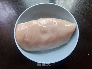 脆皮鸡胸肉丸的做法步骤：1