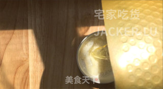酥香葱油饼，外层金黄焦脆，内里松软，葱香浓郁，超简单零失败。的做法步骤：10