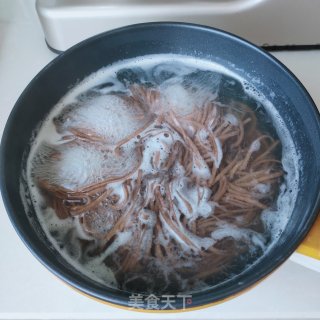 洋葱肉酱拌荞麦面的做法步骤：15