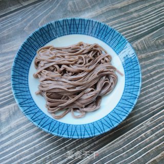 洋葱肉酱拌荞麦面的做法步骤：17