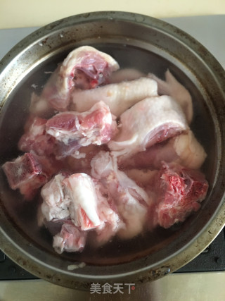 椰皇鸡汤的做法步骤：5