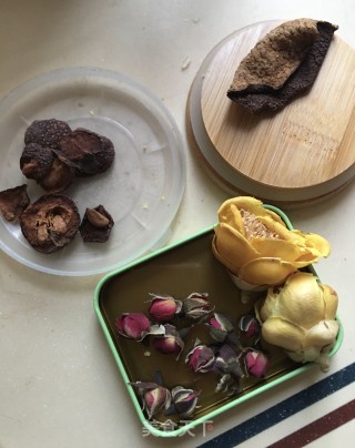 夏日养生茶的做法步骤：1
