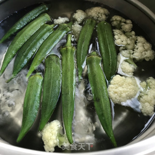 蘸汁三色蔬菜的做法步骤：5