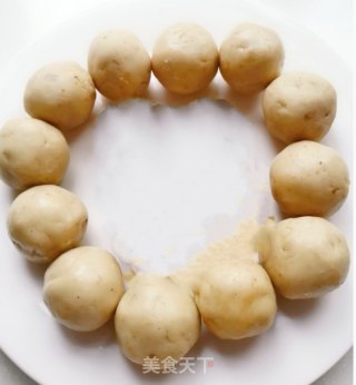 蛋黄莲蓉月饼的做法步骤：6