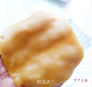 蛋黄莲蓉月饼的做法步骤：8