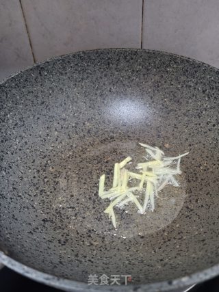 青瓜胡萝卜炒牛肉的做法步骤：3