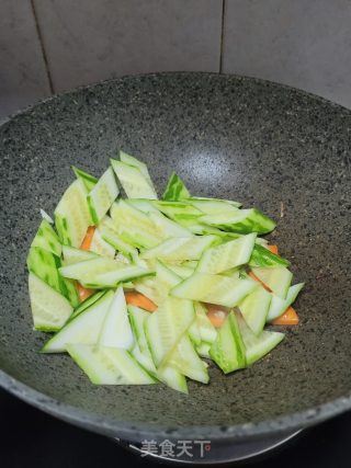 青瓜胡萝卜炒牛肉的做法步骤：8