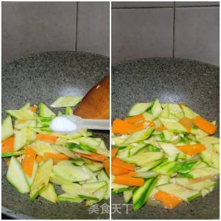 青瓜胡萝卜炒牛肉的做法步骤：9