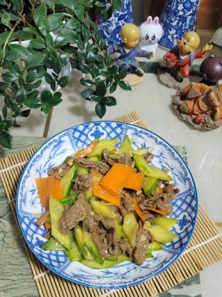 青瓜胡萝卜炒牛肉的做法步骤：12