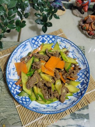 青瓜胡萝卜炒牛肉的做法步骤：13