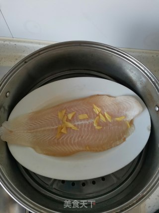 清蒸巴沙鱼的做法步骤：3