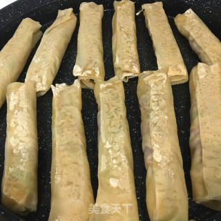 肉末芹菜豆皮锅贴的做法步骤：8