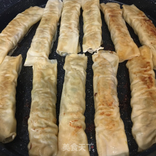 肉末芹菜豆皮锅贴的做法步骤：9