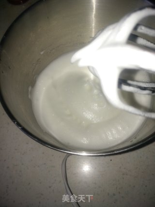 八寸戚风蛋糕的做法步骤：8