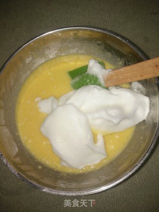八寸戚风蛋糕的做法步骤：9