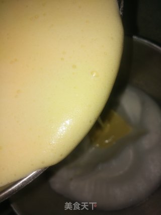 八寸戚风蛋糕的做法步骤：11