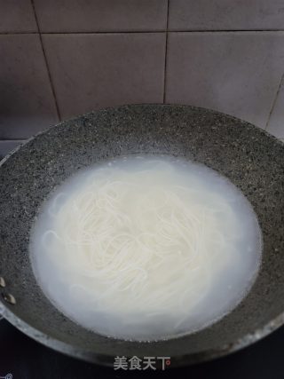 酸菜牛肉面的做法步骤：4