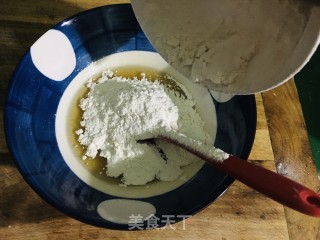 广式豆沙月饼的做法步骤：2
