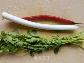 葱白香菜拌木耳的做法步骤：3