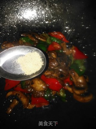 蒜香口蘑牛肉粒????的做法步骤：13
