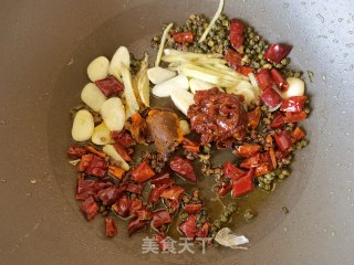 韭菜炒毛肚的做法步骤：6