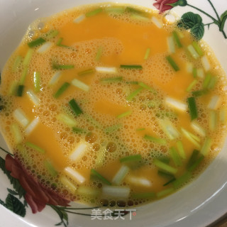 鸡蛋炒蟹味菇的做法步骤：4