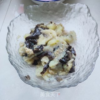 鸡蛋酱拌茄子蒸土豆的做法步骤：3