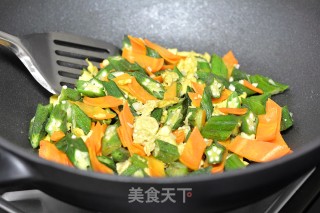 鸡蛋炒秋葵的做法步骤：8