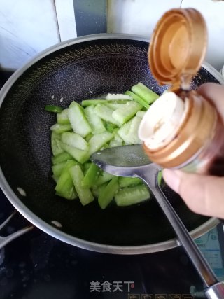 清炒丝瓜的做法步骤：6