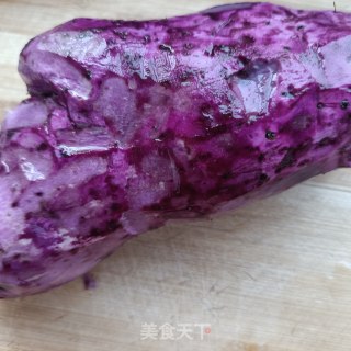 回锅肉炖紫山药的做法步骤：1