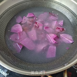 回锅肉炖紫山药的做法步骤：4