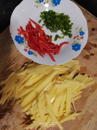 酸辣土豆丝的做法步骤：2