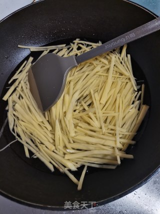 酸辣土豆丝的做法步骤：4