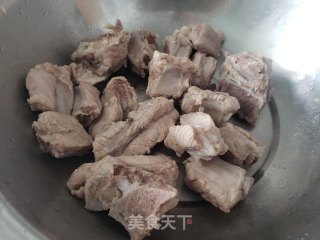 红烧排骨的做法步骤：2