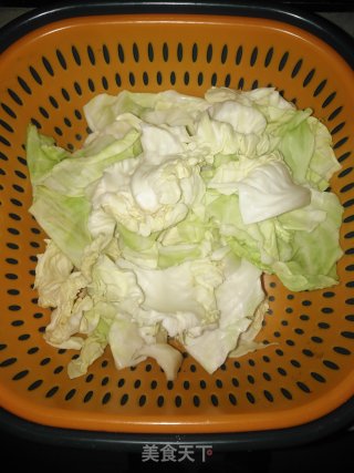 手撕包菜新吃法的做法步骤：1