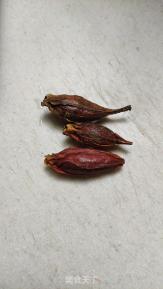 盐焗鸡翅鸡爪的做法步骤：2
