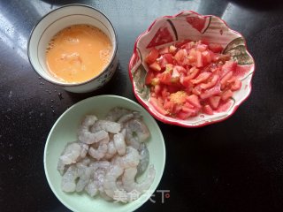 番茄鸡蛋炒虾仁的做法步骤：1