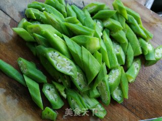 牛肉炒秋葵的做法步骤：4