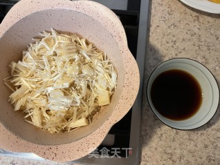 金针菇白菜卷的做法步骤：4