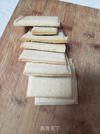 线椒炒豆干的做法步骤：1