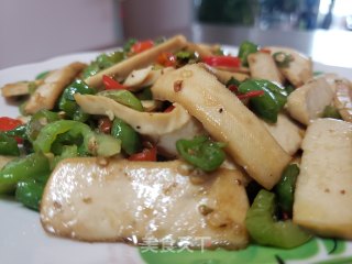 线椒炒豆干的做法步骤：7