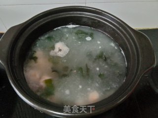 虾仁裙带菜豆腐汤的做法步骤：4