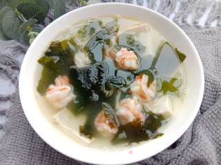 虾仁裙带菜豆腐汤的做法步骤：7