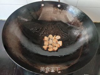 猪油渣炒菜心的做法步骤：3
