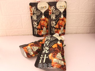 牛肉焖饭的做法步骤：1