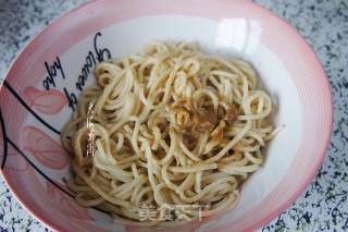 一碗热干面，唤醒早餐味蕾的做法步骤：4