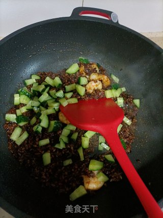 三色糙米炒饭的做法步骤：6