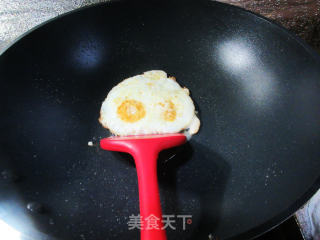 香肠鸡蛋玉米面条的做法步骤：4
