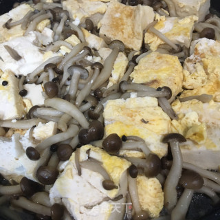 蟹味菇烧豆腐的做法步骤：9