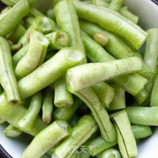 回锅肉炖豇豆角的做法步骤：5